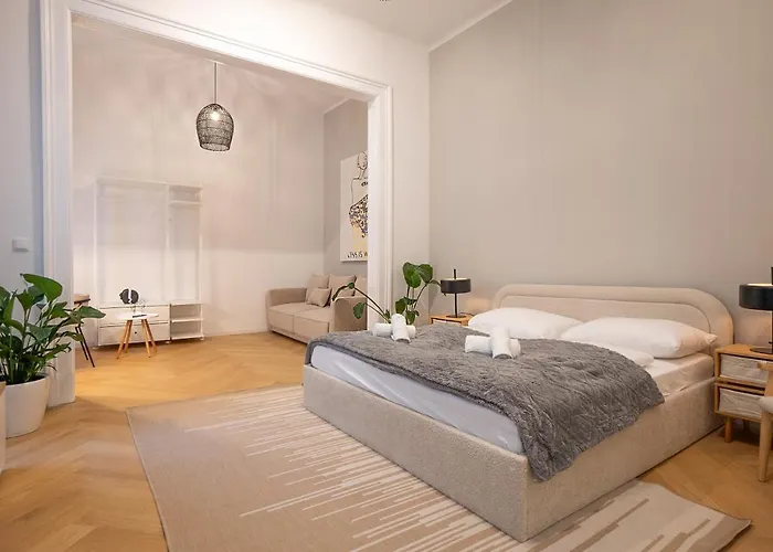 Апартаменты Spacious 110м2 Flat In The Center Вена