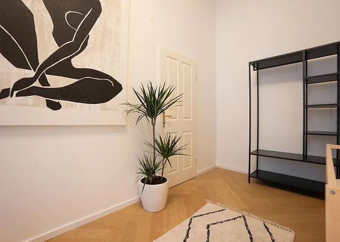 Апартаменты Spacious 110м2 Flat In The Center *