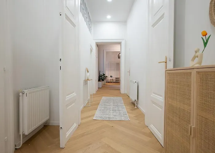 Spacious 110м2 Flat In The Center Апартаменты *