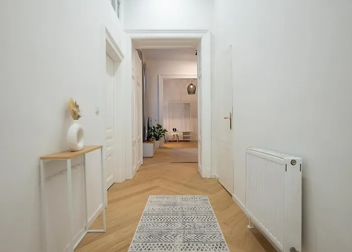 Spacious 110м2 Flat In The Center Апартаменты Вена