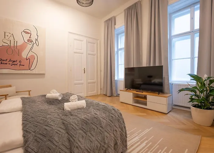 Апартаменты Spacious 110м2 Flat In The Center Вена