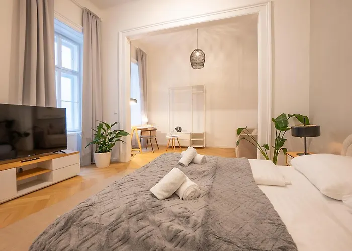 Spacious 110м2 Flat In The Center Апартаменты
