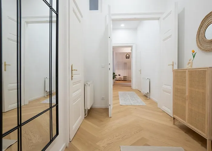 Spacious 110м2 Flat In The Center Апартаменты *