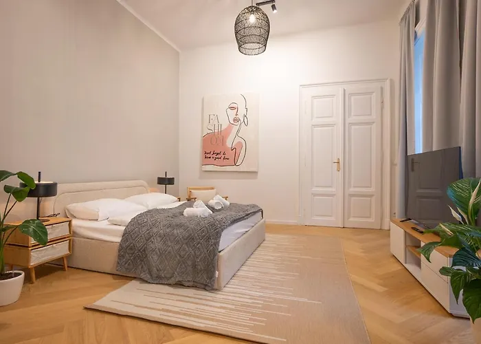 Spacious 110м2 Flat In The Center Апартаменты